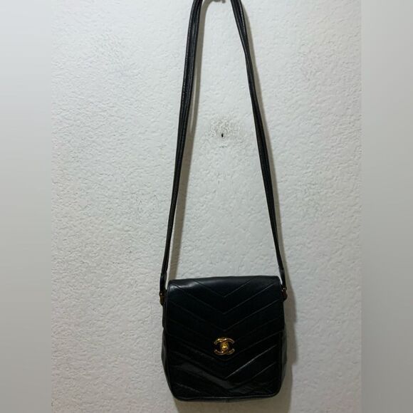 Chanel Vintage CC Turnlock Crossbody Bag Envelope Flap Chevron Lambskin Mini - Picture 16 of 16